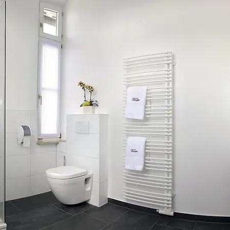 מלון Ziegler & Restaurant לינדאו