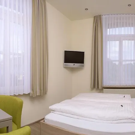 Ziegler & Restaurant לינדאו