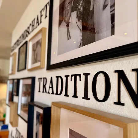 Ziegler & Restaurant לינדאו