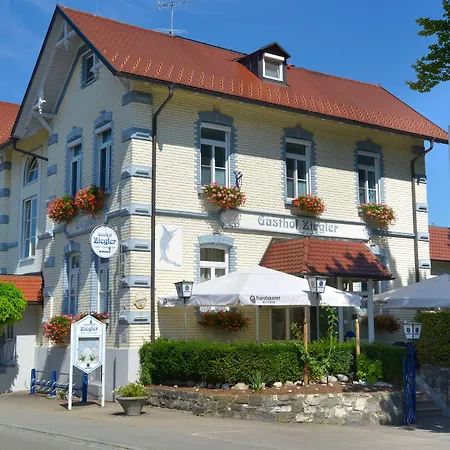 מלון Ziegler & Restaurant 3*