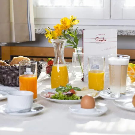 מלון Ziegler & Restaurant לינדאו