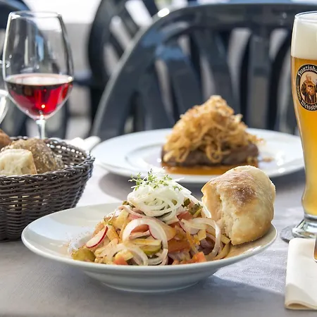 מלון Ziegler & Restaurant