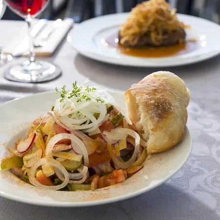 מלון Ziegler & Restaurant לינדאו