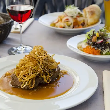 Ziegler & Restaurant מלון לינדאו