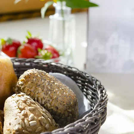 מלון Ziegler & Restaurant לינדאו