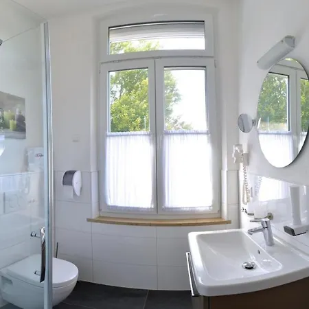 Ziegler & Restaurant מלון לינדאו