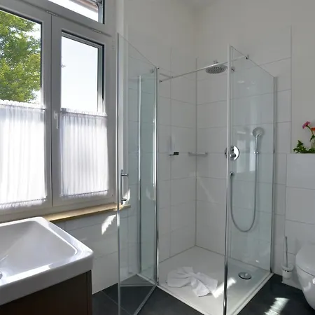 Ziegler & Restaurant לינדאו