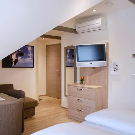 Ziegler & Restaurant לינדאו